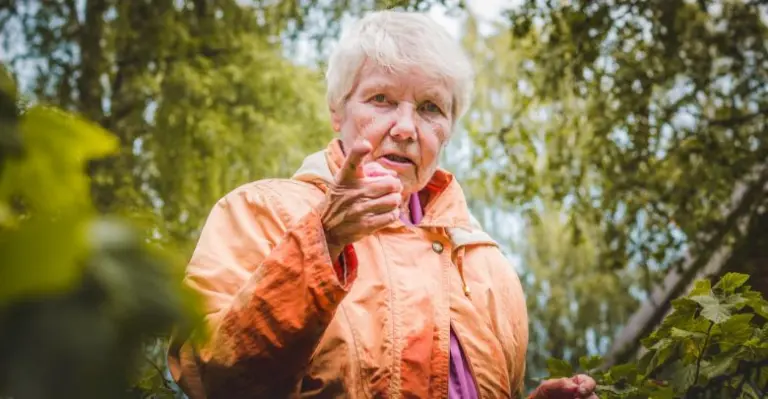 Anyta atvažiavo pasiimti mūsų dušo kabinos, tačiau aš jai surengiau tokį spektaklį, kad ji paraudo iš gėdos