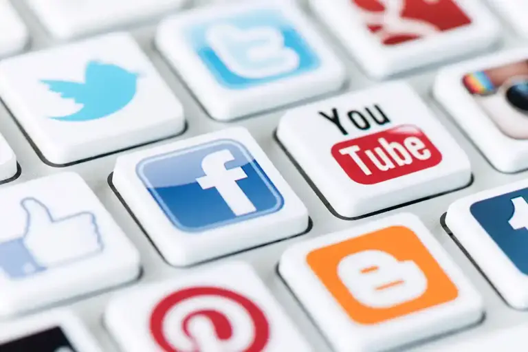 Kaip elgiasi Zodiako ženklų atstovai bendraudami socialiniuose tinkluose