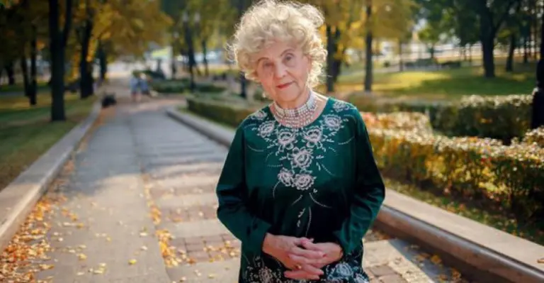 Mano mamai 75 metai, ji susirado mėgstamą užsiėmimą. Rodau, kuo ji užsiima…