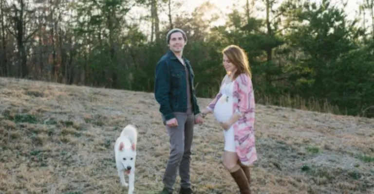 Ši jauna šeima gyvena name, kurio vidus didesnis už išorę
