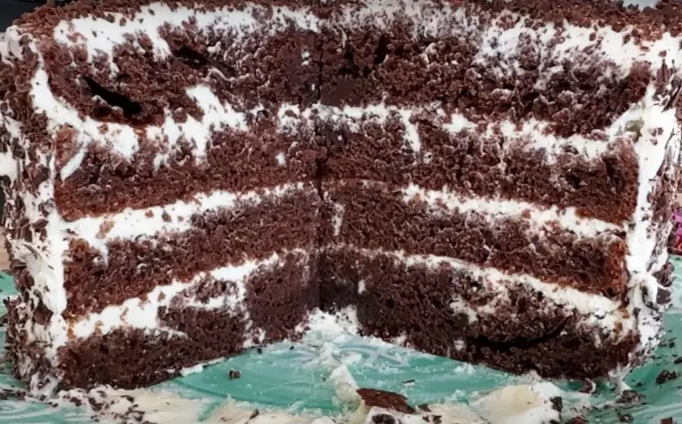 Tortas “Juodasis princas”. Paprastas kefyro receptas