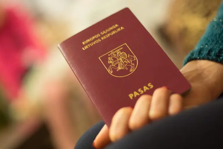 „Garsų pasaulis“ nebegamins lietuviškų pasų: skubiai ieškomas naujas tiekėjas