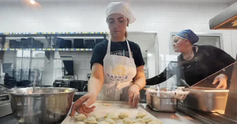 Tarnybos papurtė žmones apnuodijusią Kauno kebabinę: pamatytas vaizdas ir radiniai kelia šiurpą