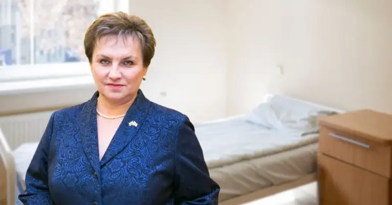 Korupcija įtariama Trakų ligoninės vadovė – apie rinkliavas iš darbuotojų: „Mes visi dėjomės pinigėlius“