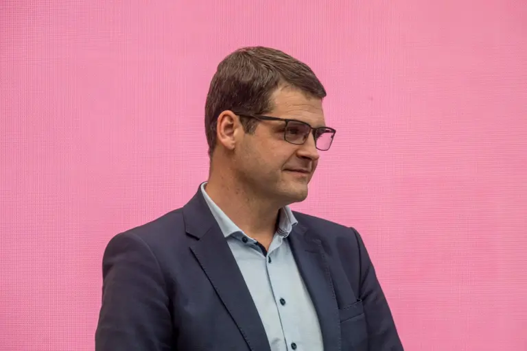 R. Žemaitaitis Vilniuje užėmė 11 arų valstybės žemės, turės nugriauti tvorą, stoginę, laiptus