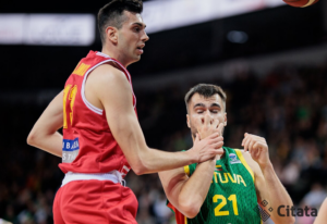 Lemiamo ketvirčio metu spurtavusi Lietuvos rinktinė užsitikrino vietą Europos čempionate