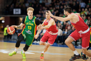 Lemiamo ketvirčio metu spurtavusi Lietuvos rinktinė užsitikrino vietą Europos čempionate