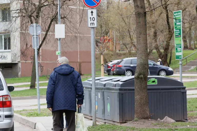 Brangsta šiukšlių išvežimas: suskaičiavo, kiek daugiau mokės gyvenantys butuose ir kiek – namuose