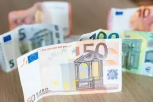 Svarbiausia informacija dėl pensijų ir išmokų nuo 2025-ųjų: kas keičiasi, kada ir kaip jos bus mokamos