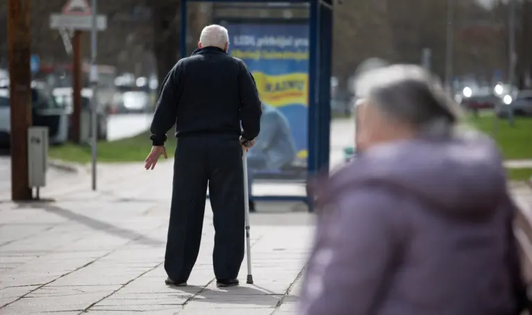 Artėjame prie išėjimo į pensiją 65-erių: kitąmet ilgės būtinasis stažas