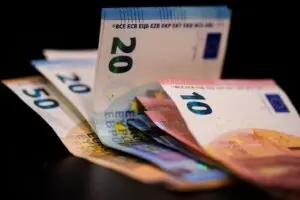Tūkstančiams gyventojų „Sodra“ gali nuskaityti po 1158 eurus: štai ką daryti, kad pinigų neprarastumėte