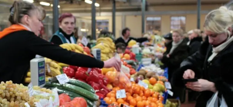 Nuo 2025 metų daliai gyventojų keisis pajamų mokestis: vieni mokės daugiau, o kiti – mažiau