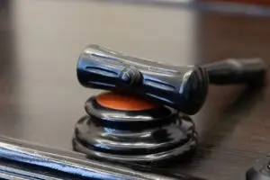 Išgirdus, ką sūnus padarė mamai už per plonai supjaustytą dešrą, pašiurpsta oda: sunku patikėti
