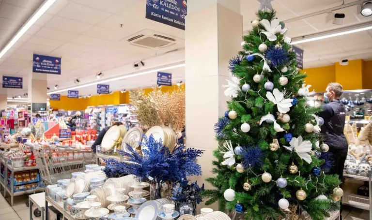 Prekybos tinklai skelbia, kaip dirbs per šventes: reikės paieškoti, kur apsipirkti