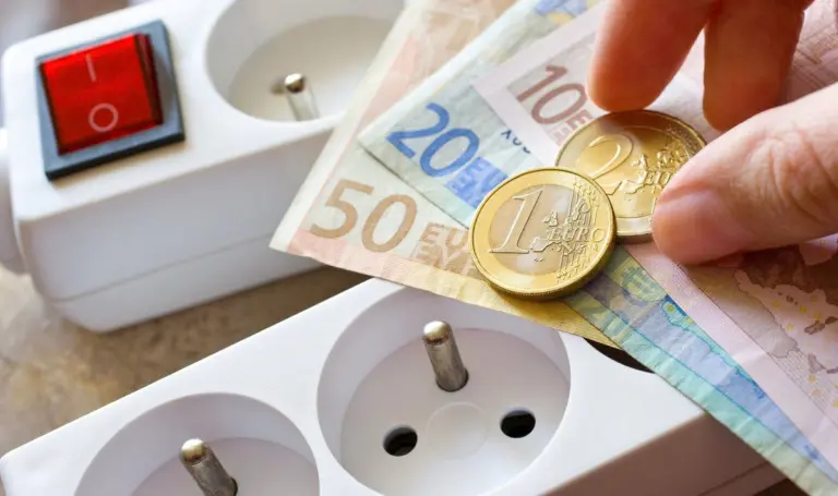 Iš elektros vartotojų kišenių – papildomai po 200 mln. eurų kasmet
