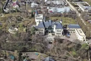 Pugačiova parduoda pilį už 1 milijardą, jūs tik pažiūrėkite kaip viskas atrodo