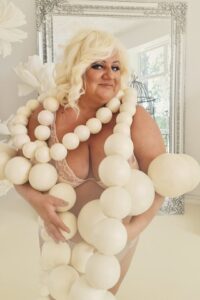 D. Bilevičiūtė įsiamžino drąsioje fotosesijoje: „Nesu kokia ofisinė pelytė“