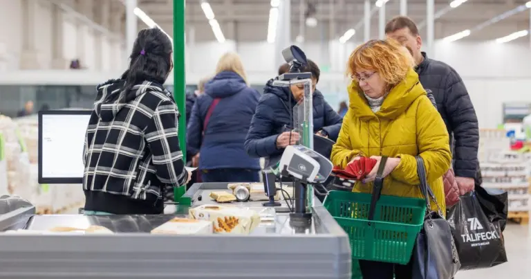 Gyventojams pinigų maistui nebeužtenka: „Kiekvieną dieną ieškau nuolaidų ir akcijų“