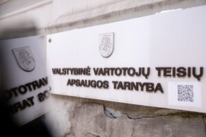 Atsiskaitote grynaisiais pinigais? Nenustebkite, jei kasininkas sumokėti eurais neleis
