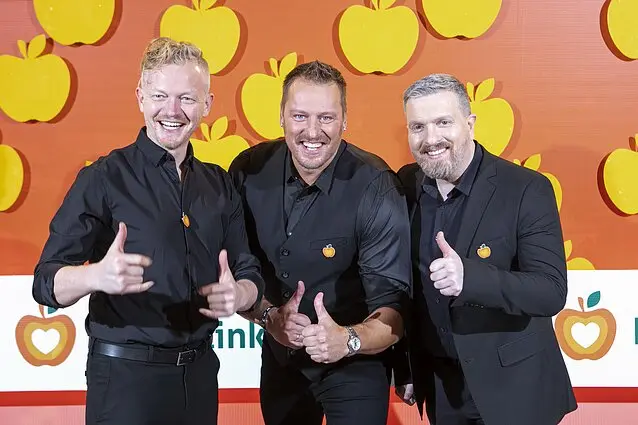 Deivydas Zvonkus (dešinėje) Deivydas Zvonkus (dešinėje)