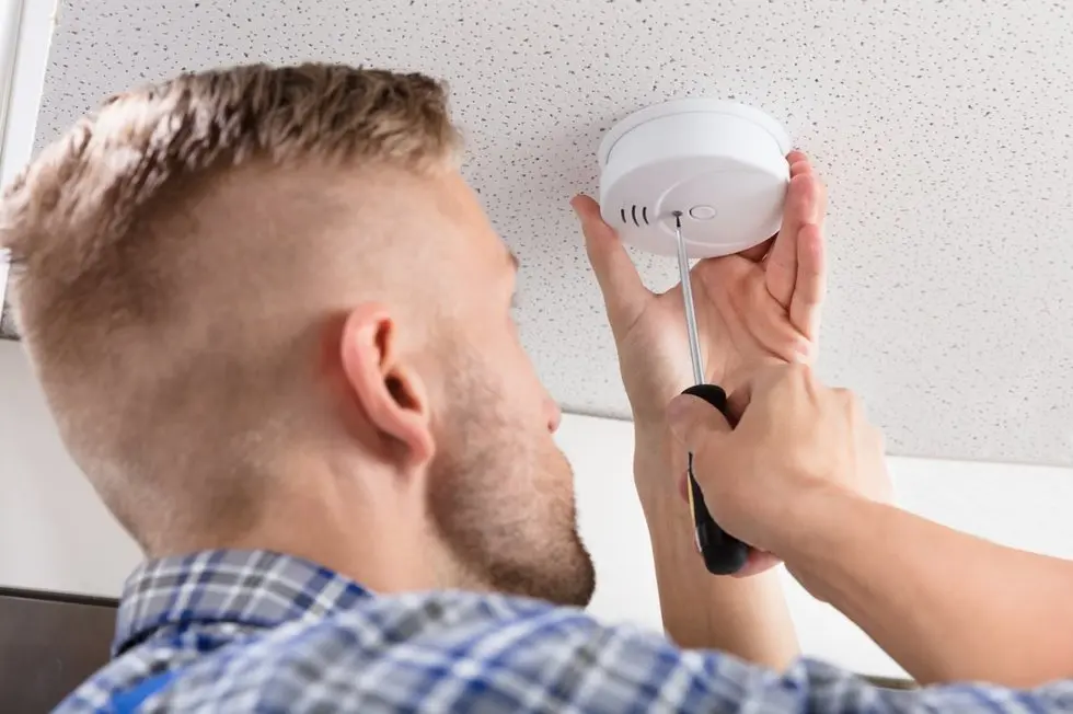 Dūmų detektorius (nuotr. 123rf.com) Dūmų detektorius (nuotr. 123rf.com)