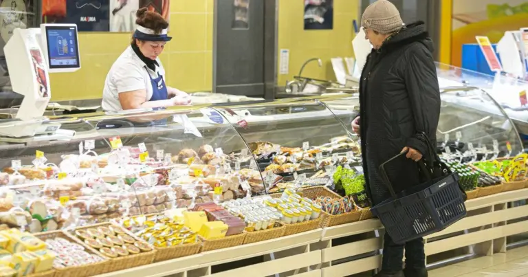 „Maxima“ paaiškino, kodėl jos parduotuvėse didėja kainos