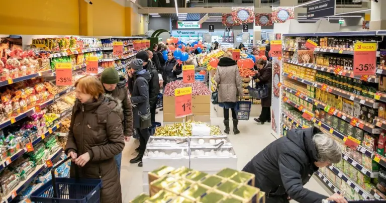 Lietuvoje maistas pigesnis nei pas kaimynus: štai kaip skiriasi kainos parduotuvėse