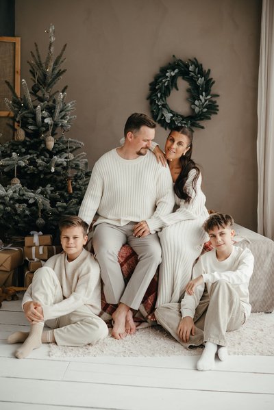 Agnė Litvinienė, jos vyras Mantas ir jų sūnūs 