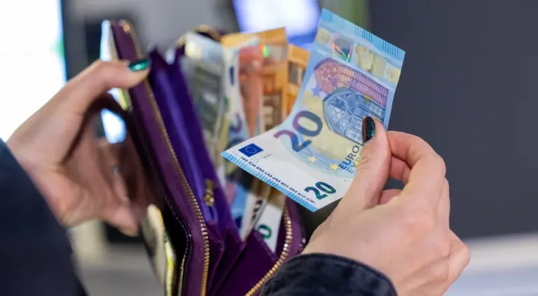 Reikia pinigų? Nenustebkite, jei bankai jų neduos – štai ką tikrina apie jus
