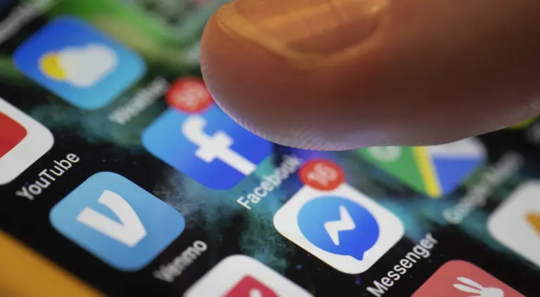 Mėgstate kelti nuotraukas ir kitą informaciją į socialinius tinklus? Nenustebkite, jei prarasite darbą