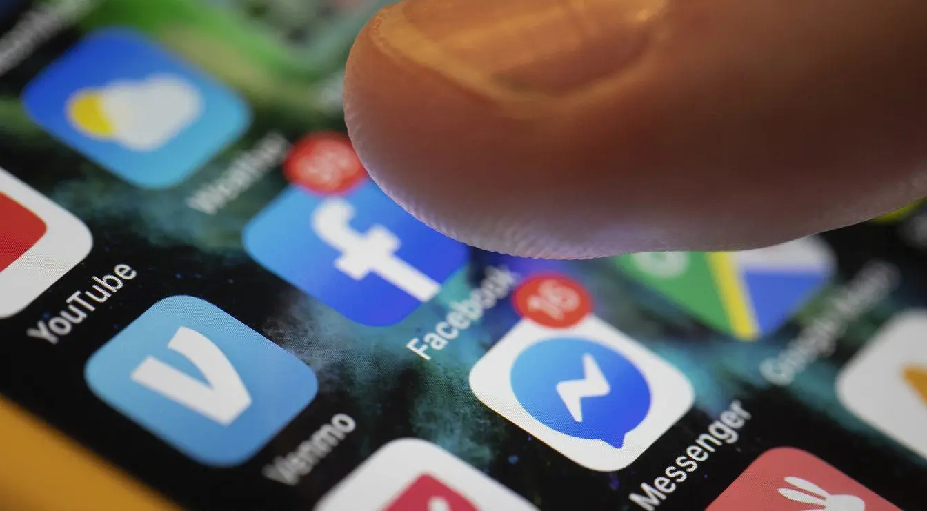 Mėgstate kelti nuotraukas ir kitą informaciją į socialinius tinklus? Nenustebkite, jei prarasite darbą