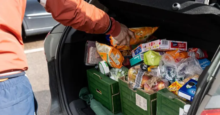 Iš Lenkijos parsiveža ne tik maisto, bet ir batų, vaistų už 800 eurų