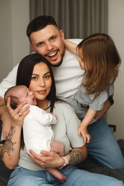 Ovidijus Petrauskas ir Evelina Guseva-Petrauskė su vaikais