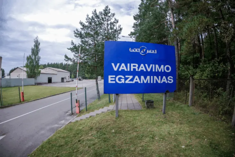Po gauto egzamino įvertinimo „Regitroje“ vyras kaip reikiant supyko: „Čia didžiausias pasipinigavimas“