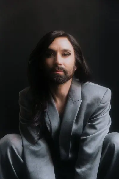 Conchita Wurst dirba su žinomais mados pasaulio prekių ženklais