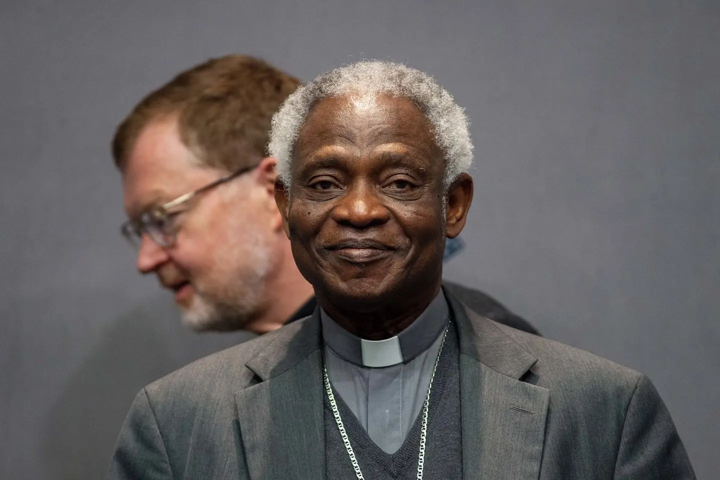 P. Turksonas.<br />ZUMAPress/Scanpix nuotr.” class=”lazyload”></a></p>
<p>Sudėtingu homoseksualių santykių klausimu jis užima vidurio poziciją, teigdamas, kad daugelio Afrikos šalių įstatymai yra per griežti, tačiau reikia gerbti afrikiečių nuomonę šiuo klausimu.</p>
<p>P. Turksonas vienu metu buvo lažybininkų favoritas per 2013 m. konklavą, kai buvo išrinktas Pranciškus.</p>
<p><strong>Peteris Erdo, 72 m.</strong></p>
<p>Kardinolas iš Vengrijos būtų antrasis popiežius po Jono Pauliaus II, kilęs iš Rytų Europos, kur Bažnyčios vadovai dažnai buvo persekiojami.</p>
<p><a class=