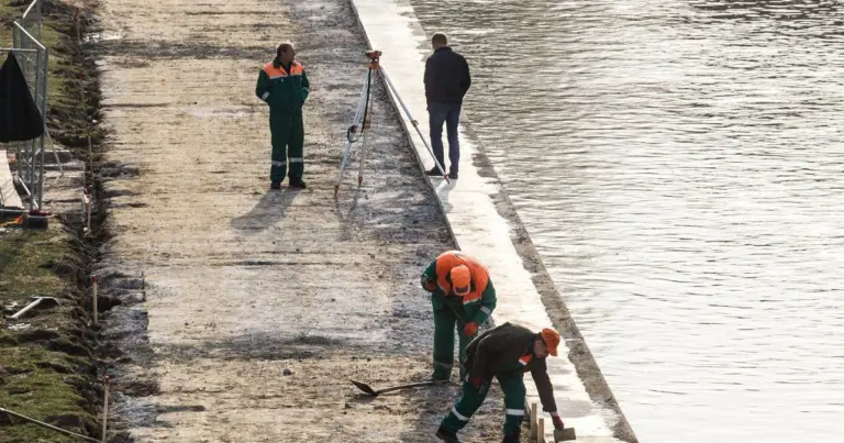 Darbdavys prašo dirbti ilgiau? Nedarykite vienos klaidos – štai kas jums priklauso