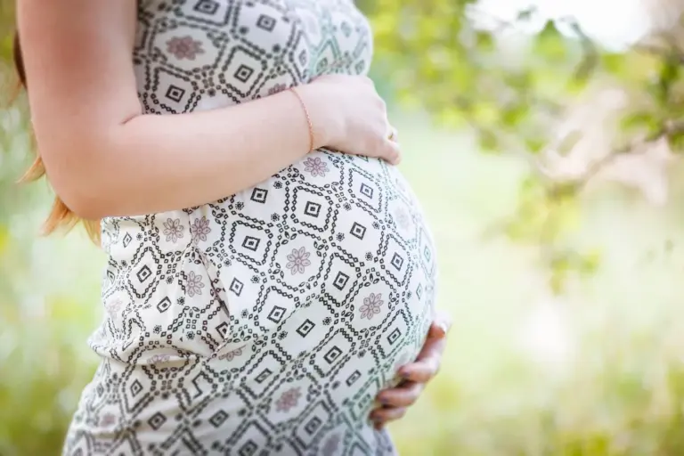 Džiaugsmas virto baime: manė, kad yra nėščia, bet gydytojai pranešė – kūne auga ne kūdikis