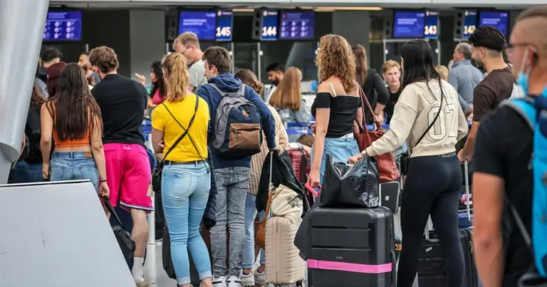 Pasiruoškite mokėti daugiau: už kelionę papildomai paklosite ir 200 eurų?