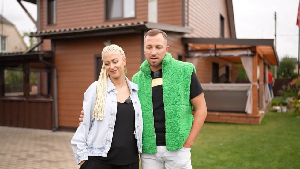 Karolis Akulavičius parodė savo sodą: jį sukurti padėjo ypatingas žmogus (nuotr. stop kadras)