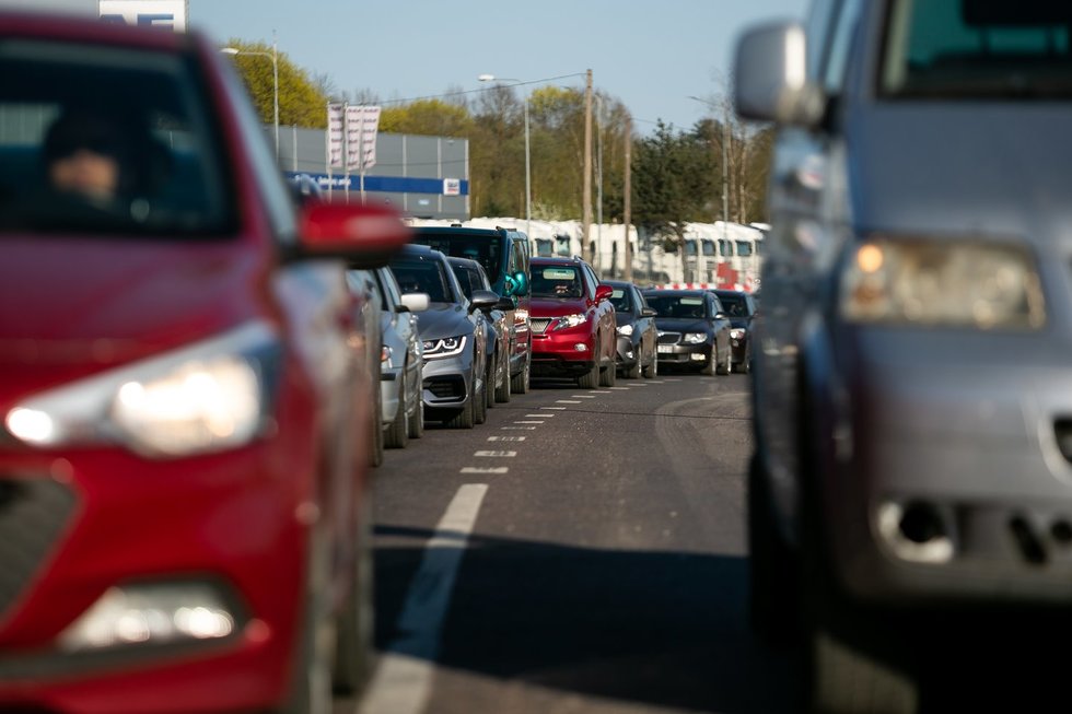 Automobiliai, eismas (Žygimantas Gedvila/ BNS nuotr.)