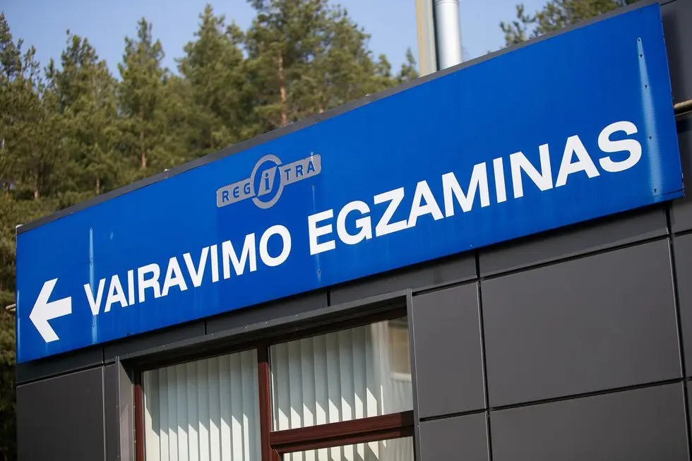 Vairavimo egzaminas „Regitroje“ BNS Foto Vairavimo egzaminas „Regitroje“ BNS Foto