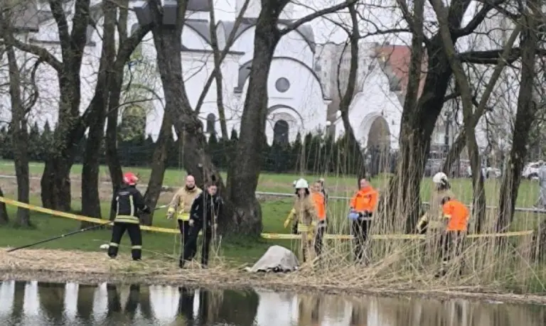 Klaipėdoje iš tvenkinio prie mokyklos ištrauktas vyro kūnas