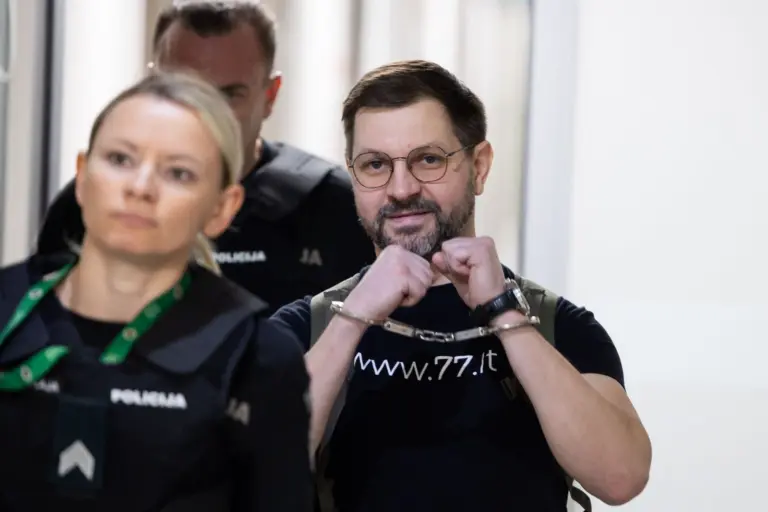 A.Kandrotas-Celofanas, pasijutęs moterimi, paprašė jį perkelti į moterų kalėjimą
