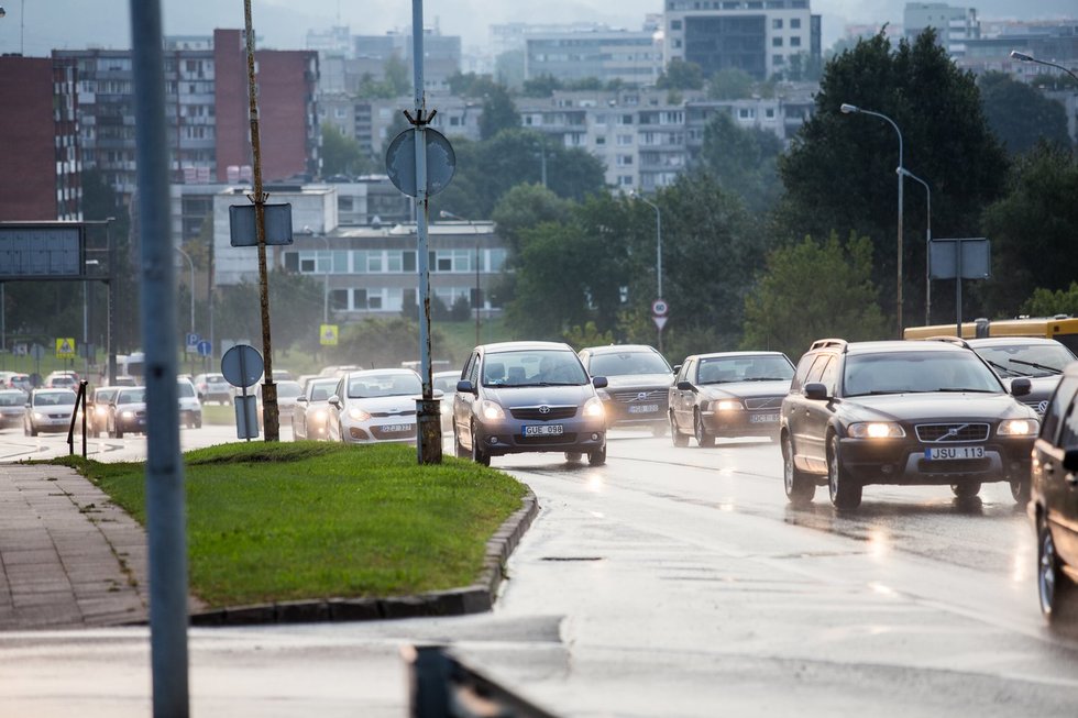 Automobiliai (Lukas Balandis/ BNS nuotr.)