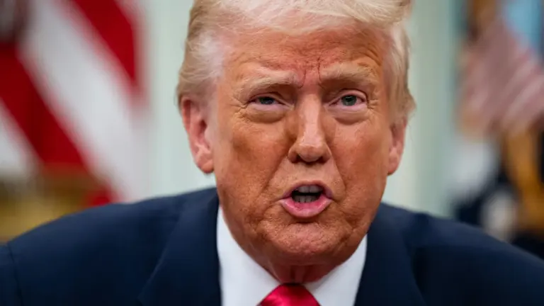 D. Trumpas tyliai spaudžia Senatą, kad šis susilpnintų sankcijas Rusijai