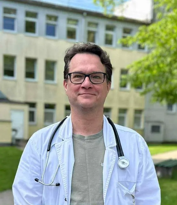 Elektrėnų ligoninės Priėmimo-skubios pagalbos skyriaus vedėjas Tomas Pranckevičius (nuotr. Elektrėnų ligoninė) Elektrėnų ligoninės Priėmimo-skubios pagalbos skyriaus vedėjas Tomas Pranckevičius (nuotr. Elektrėnų ligoninė)