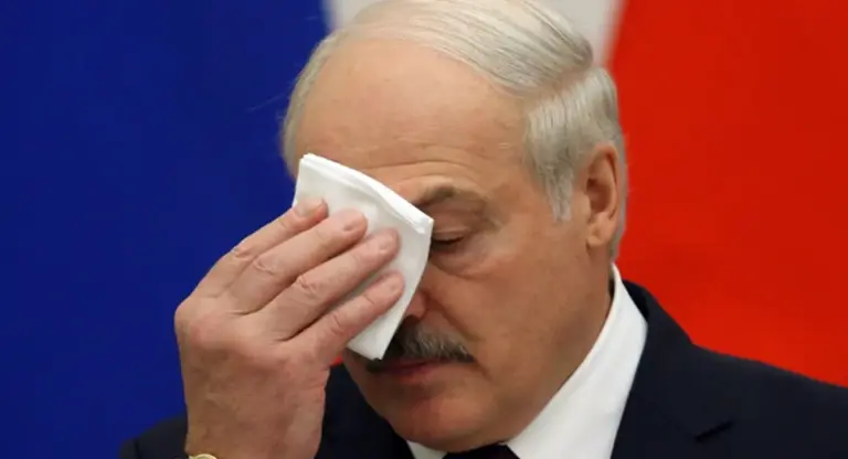 Lukašenka nusprendė perduoti valdžią: žiniasklaida rašo apie staigų jo sveikatos pablogėjimą