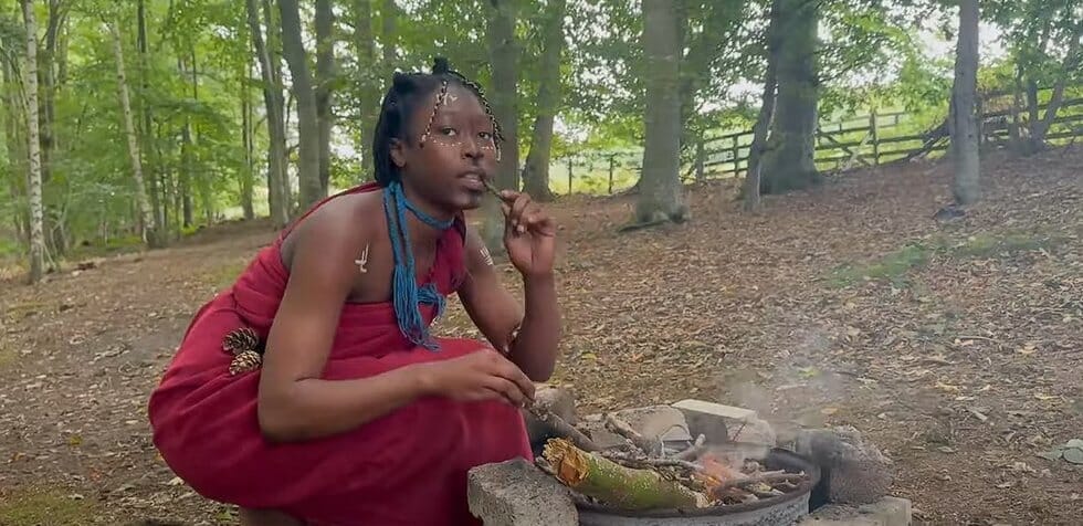 Tarnaitė Asnat, kitaip – Kaura Taylor (nuotr. stop kadras) Tarnaitė Asnat, kitaip – Kaura Taylor (nuotr. stop kadras)
