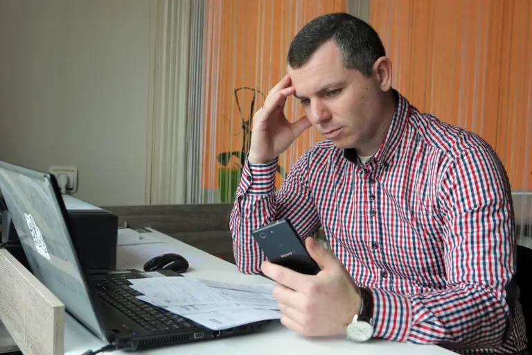 Pakeitus ryšio operatorių – netikėtas pavojus: gyventojai įtaria duomenų nutekėjimą